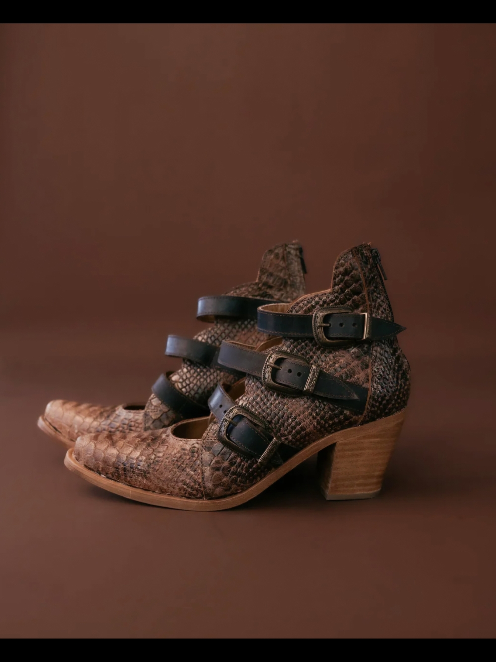 Agave Sky Georgia Buckles - Cognac